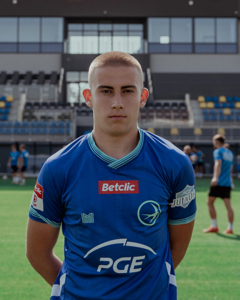 Portret Filipa Gali, absolwenta i zawodnika drużyny Zespołu Szkół Mistrzostwa Sportowego ZKS Unia Tarnów.