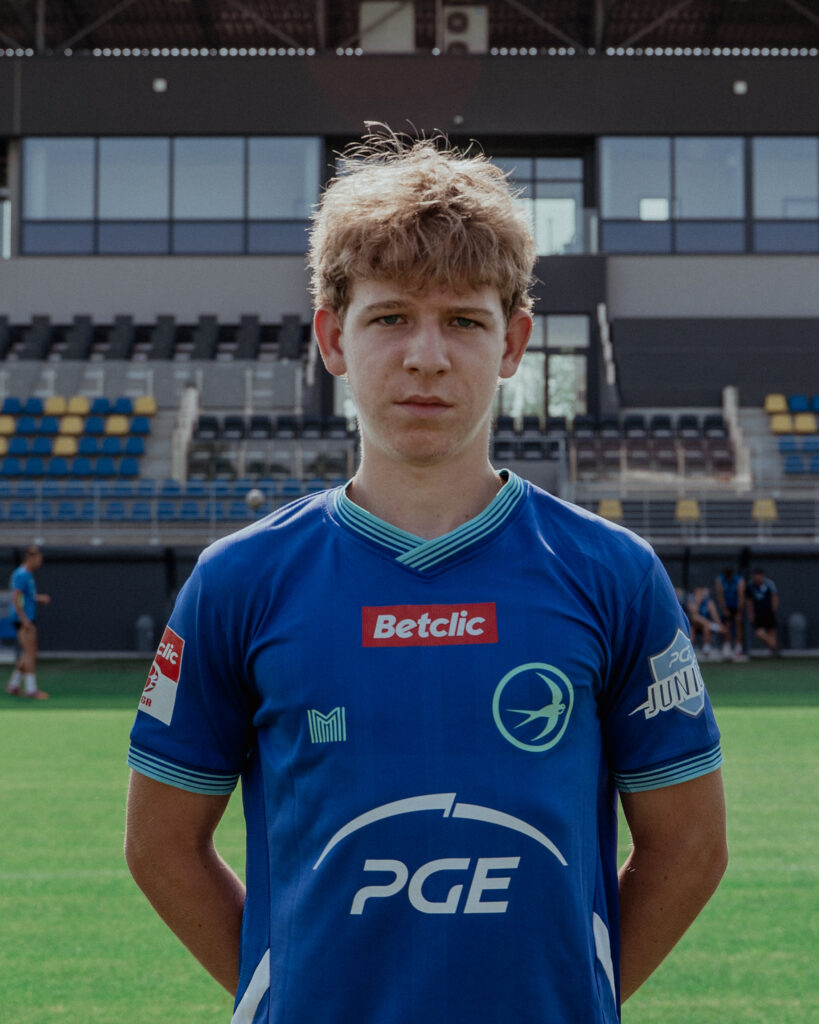 Portret Huberta Dąbrowskiego, zawodnika drużyny Zespołu Szkół Mistrzostwa Sportowego ZKS Unia Tarnów.