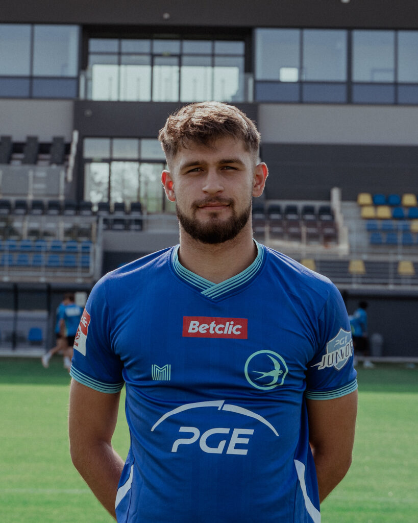 Portret Macieja Wojtaka, zawodnika drużyny Zespołu Szkół Mistrzostwa Sportowego ZKS Unia Tarnów.