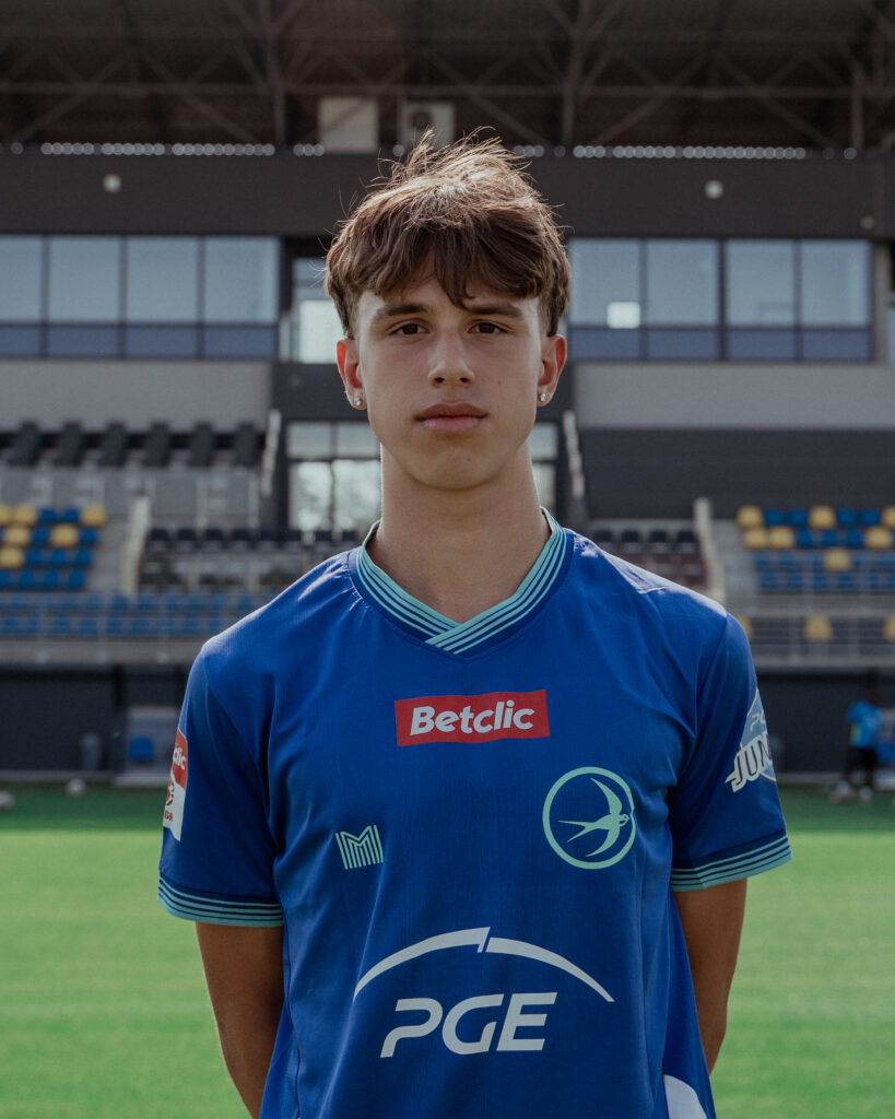 Portret Maksymiliana Burnata, ucznia i zawodnika Zespołu Szkół Mistrzostwa Sportowego ZKS Unia Tarnów.
